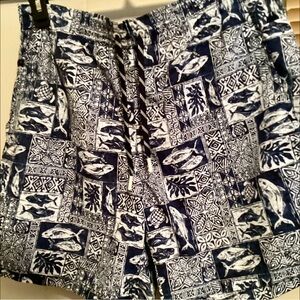 LANDS END SWIM TRUNKS. SIZE LARGE.
